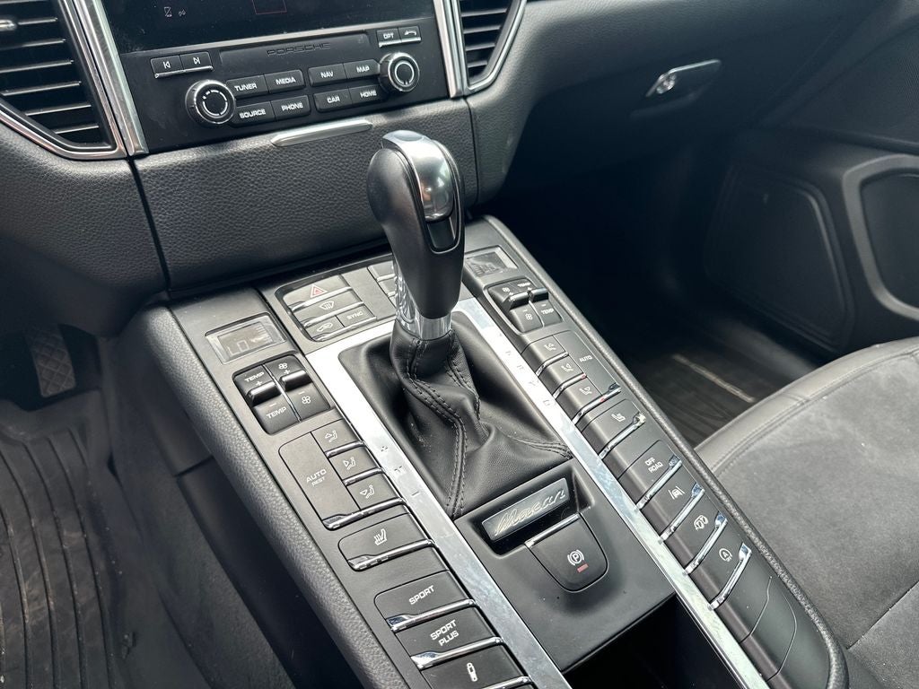 2018 Porsche Macan Base