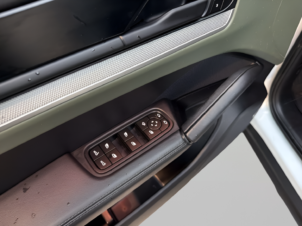 2024 Porsche Cayenne Coupe Base