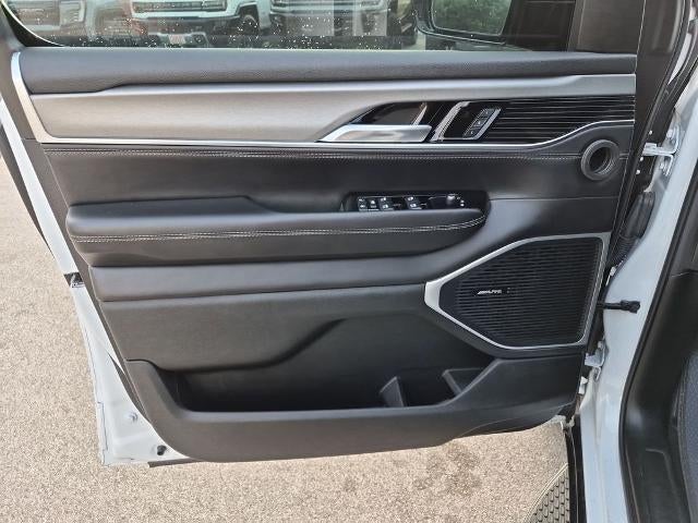 2023 Jeep Wagoneer 4x2