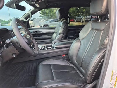 2023 Jeep Wagoneer 4x2