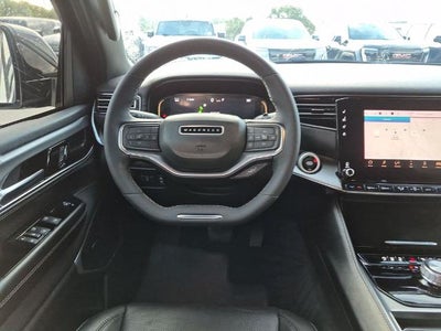 2023 Jeep Wagoneer 4x2