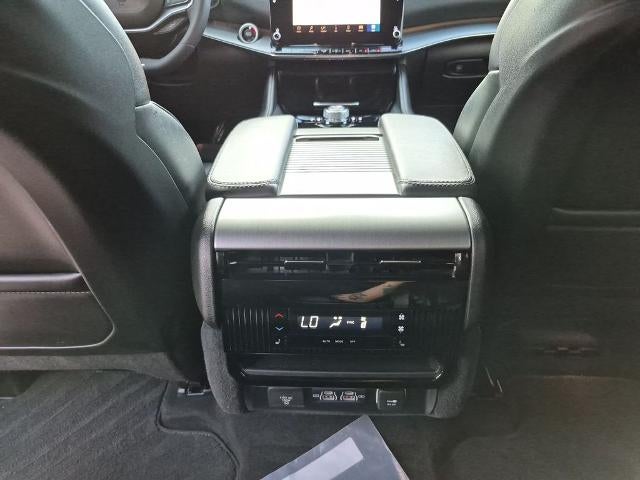 2023 Jeep Wagoneer 4x2