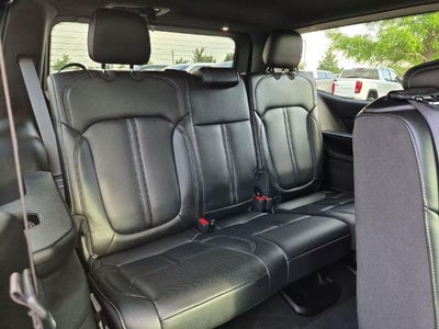 2023 Jeep Wagoneer 4x2