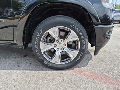 2022 RAM 1500 Laramie 4x4 Crew Cab 5'7" Box