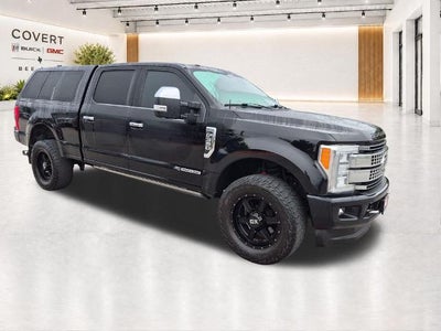 2017 Ford Super Duty F-350 SRW Platinum 4WD Crew Cab 6.75' Box