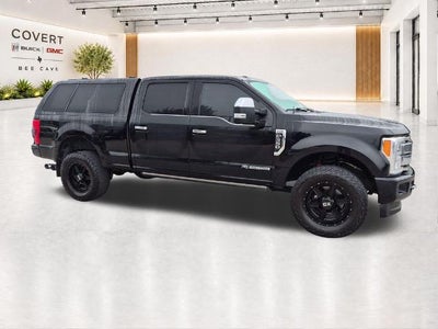2017 Ford Super Duty F-350 SRW Platinum 4WD Crew Cab 6.75' Box