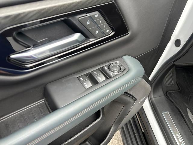 2025 GMC Yukon 4WD 4dr AT4