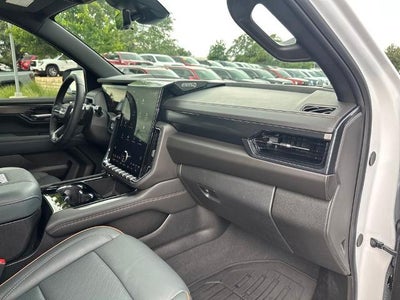 2025 GMC Yukon 4WD 4dr AT4