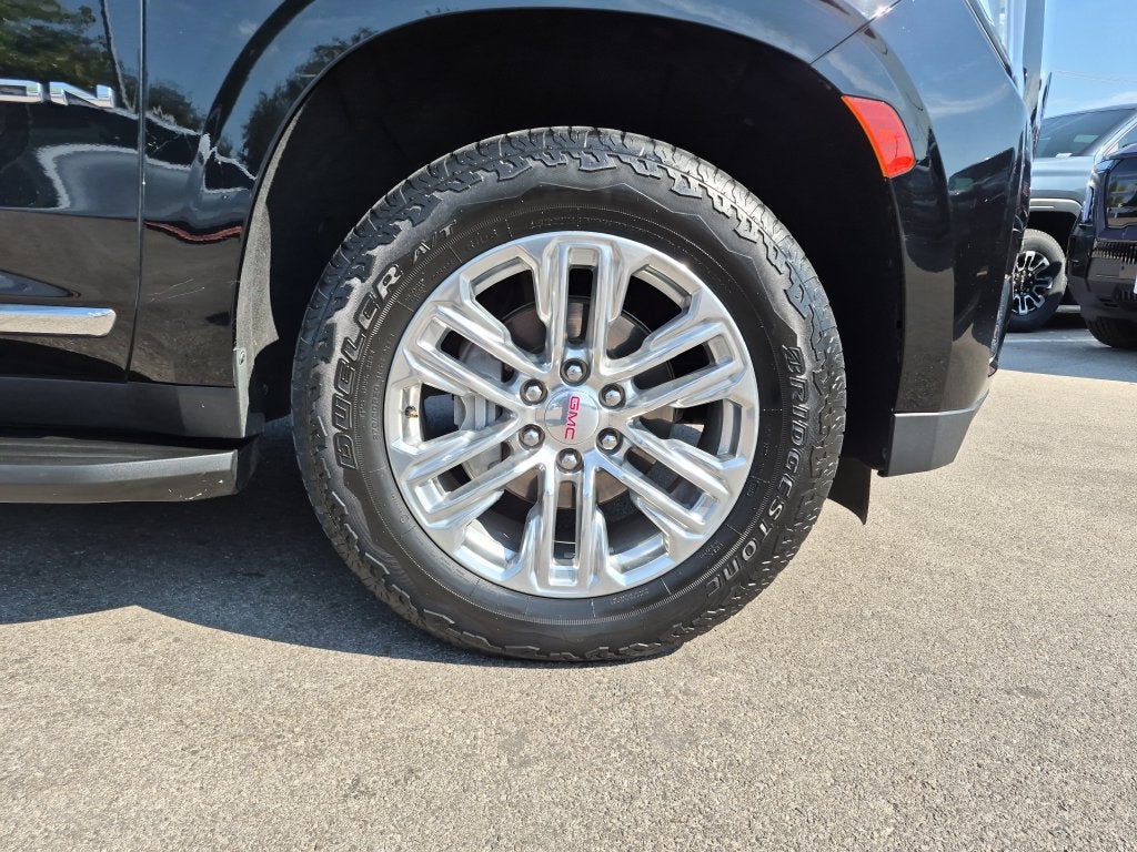 2023 GMC Yukon XL SLT
