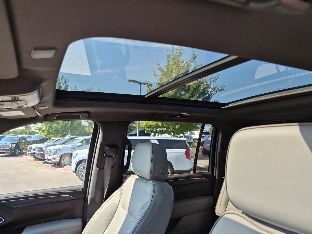 2023 GMC Yukon XL SLT