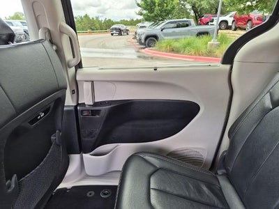 2022 Chrysler Pacifica Touring L FWD