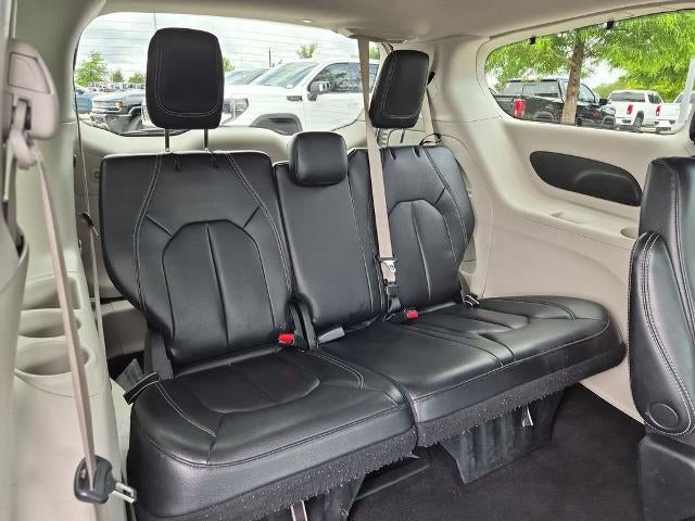 2022 Chrysler Pacifica Touring L FWD