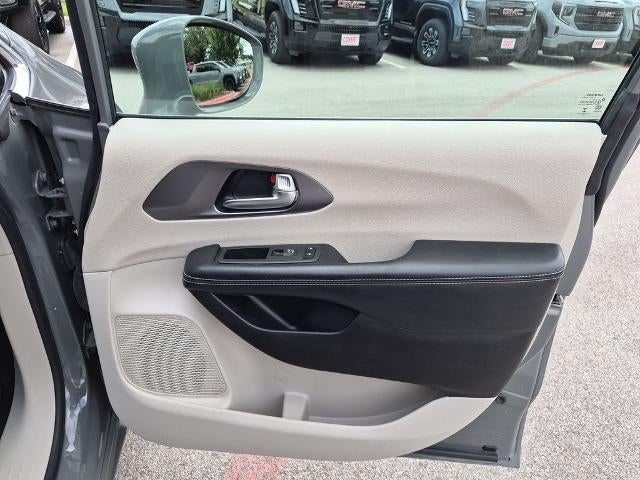 2022 Chrysler Pacifica Touring L FWD