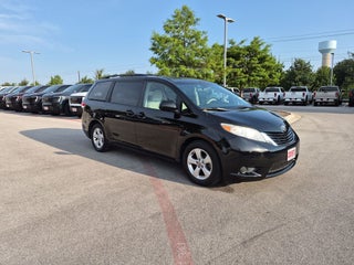 2014 Toyota Sienna 5dr 8-Pass Van V6 LE FWD (Natl)