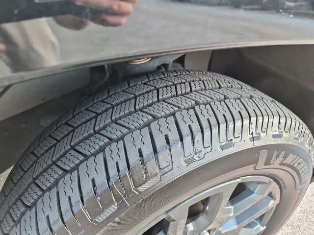 2022 Toyota Tundra 4WD 4WD Platinum CrewMax 5.5' Bed (Natl)