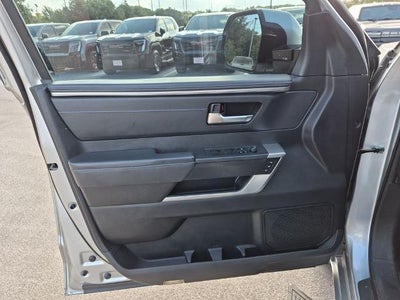 2022 Toyota Tundra 4WD 4WD Platinum CrewMax 5.5' Bed (Natl)