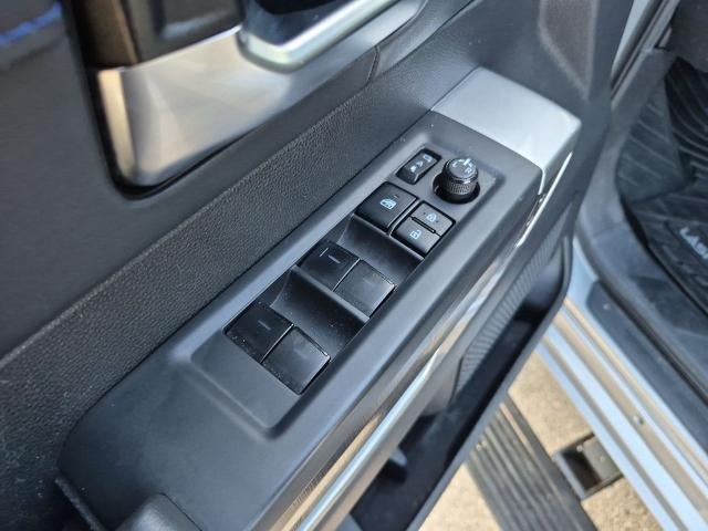 2022 Toyota Tundra 4WD 4WD Platinum CrewMax 5.5' Bed (Natl)