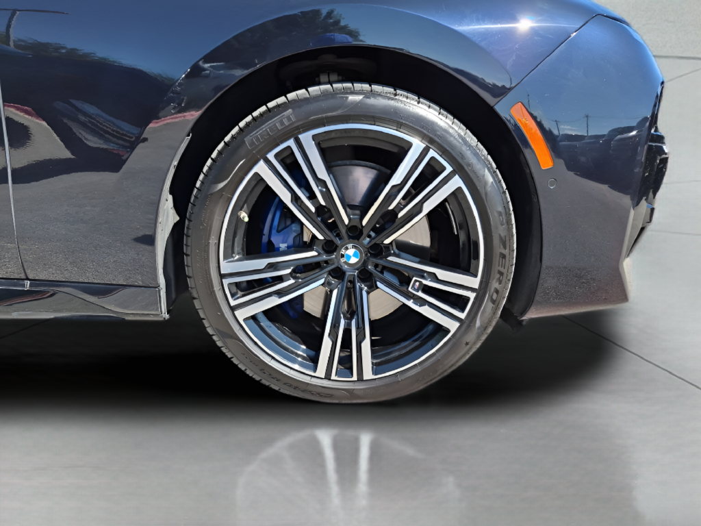 2023 BMW 7 Series 740i