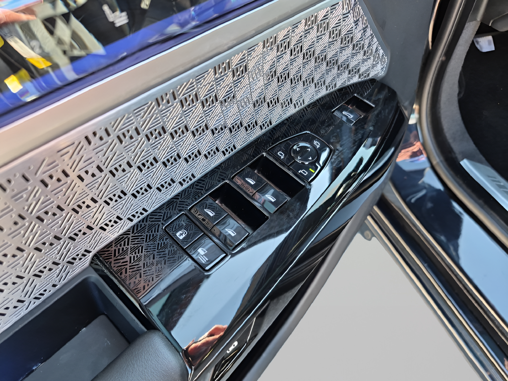 2023 BMW 7 Series 740i