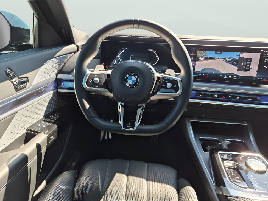 2023 BMW 7 Series 740i