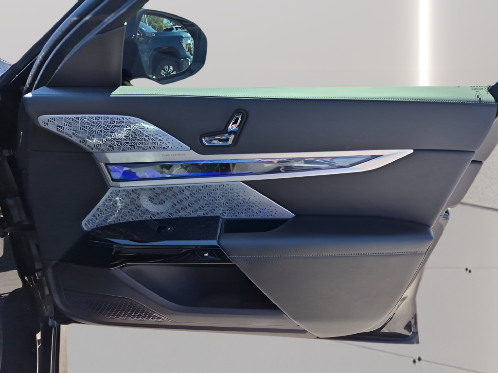 2023 BMW 7 Series 740i