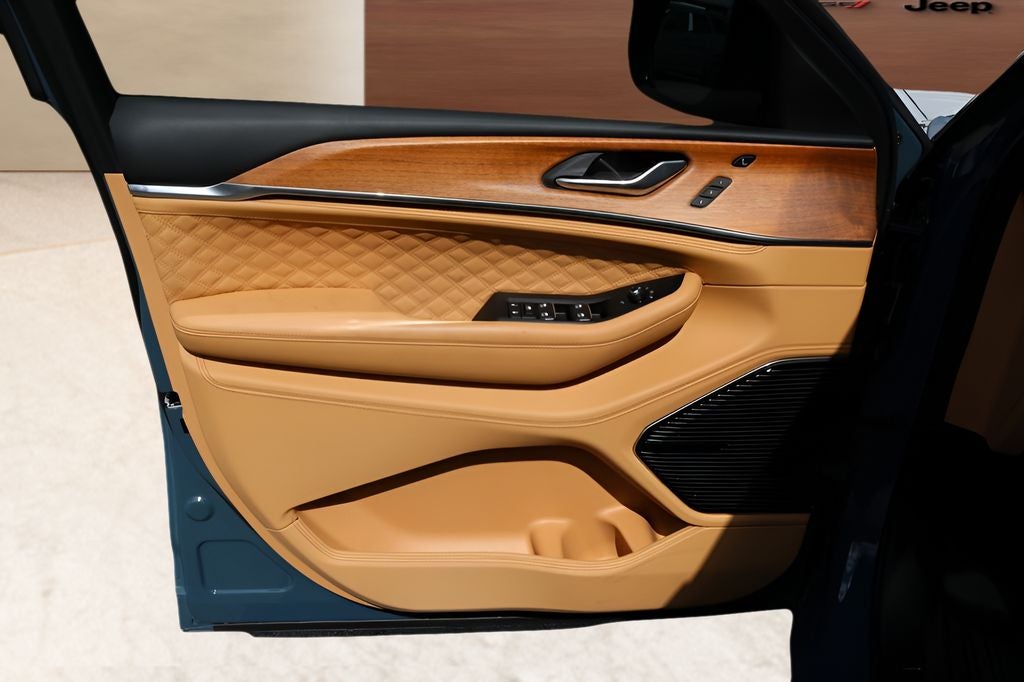 2026 Jeep Grand Cherokee Summit