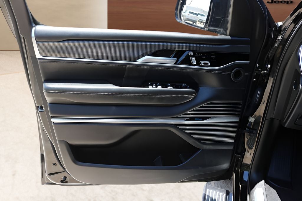 2022 Jeep Grand Wagoneer Series II