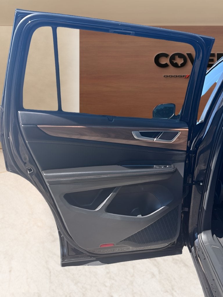 2026 Volkswagen Atlas SE w/Technology