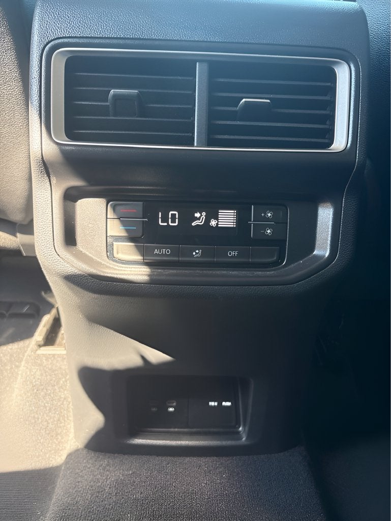 2026 Volkswagen Atlas SE w/Technology