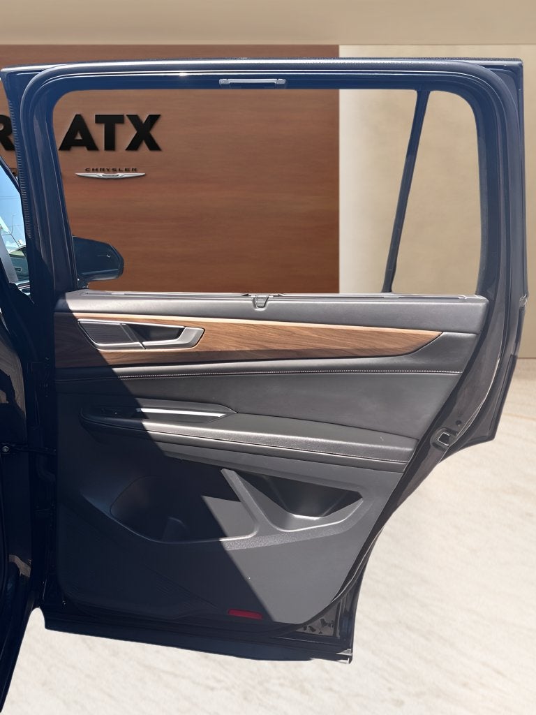 2026 Volkswagen Atlas SE w/Technology