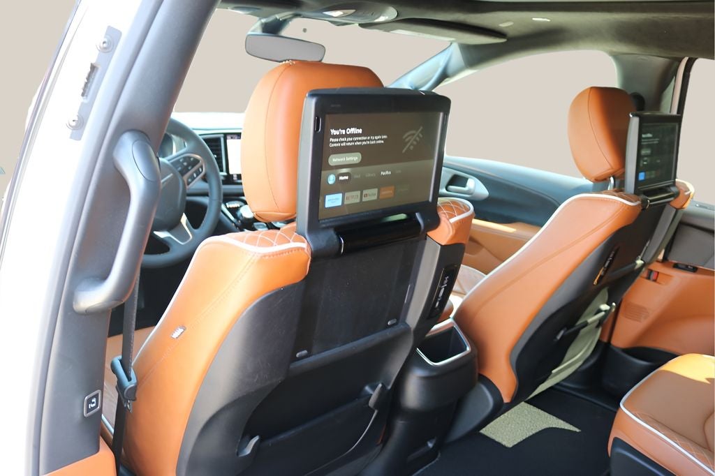 2024 Chrysler Pacifica Hybrid Pinnacle