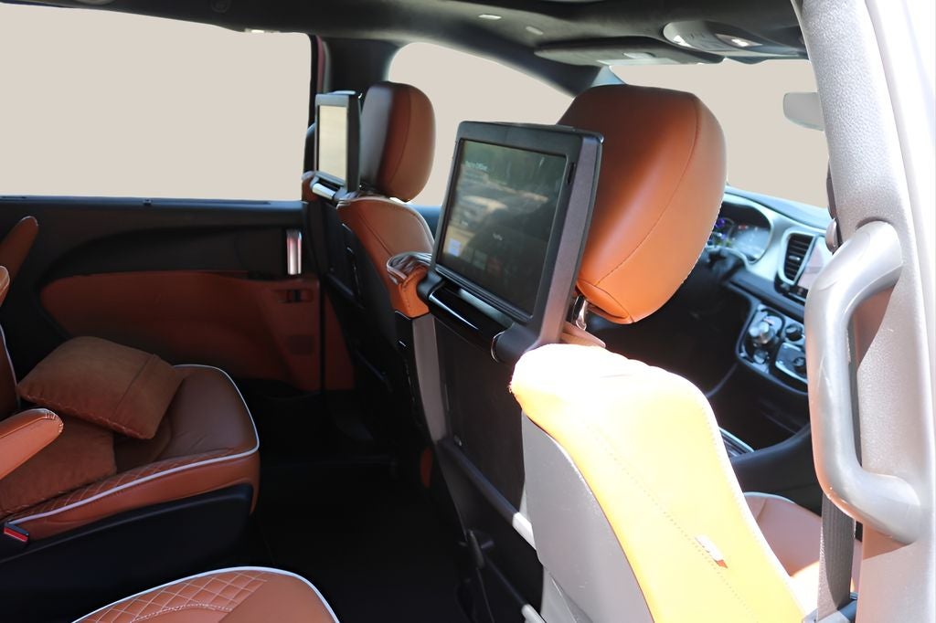 2024 Chrysler Pacifica Hybrid Pinnacle