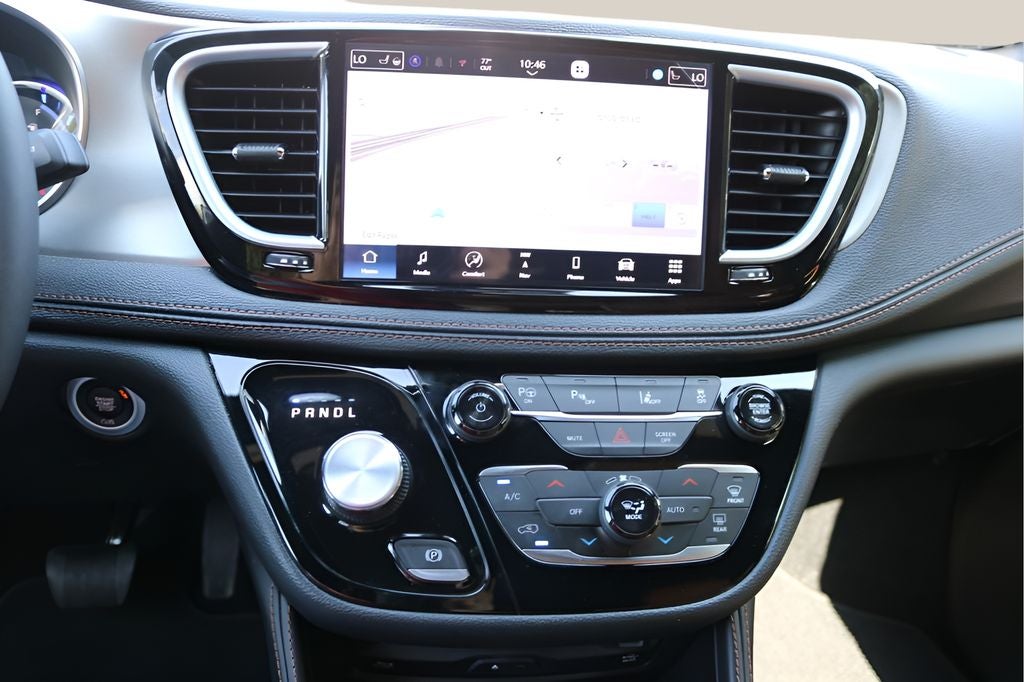 2024 Chrysler Pacifica Hybrid Pinnacle