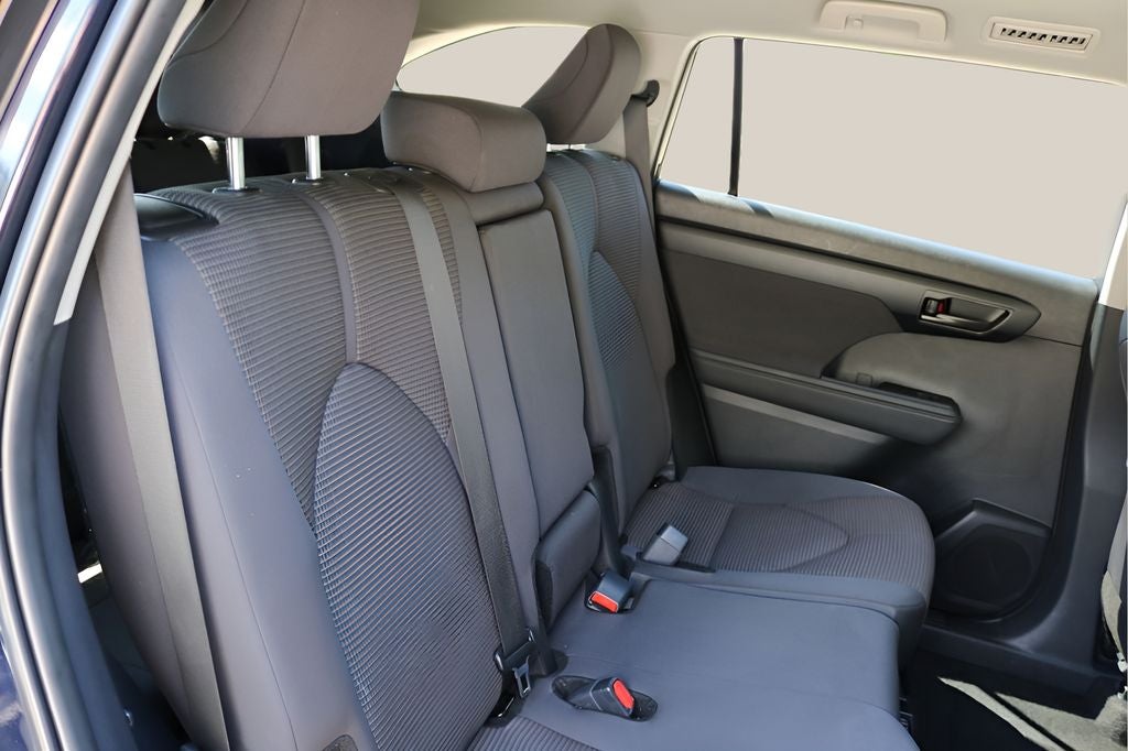 2025 Toyota Highlander LE