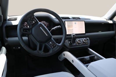 2025 Land Rover Defender 110 X-Dynamic SE