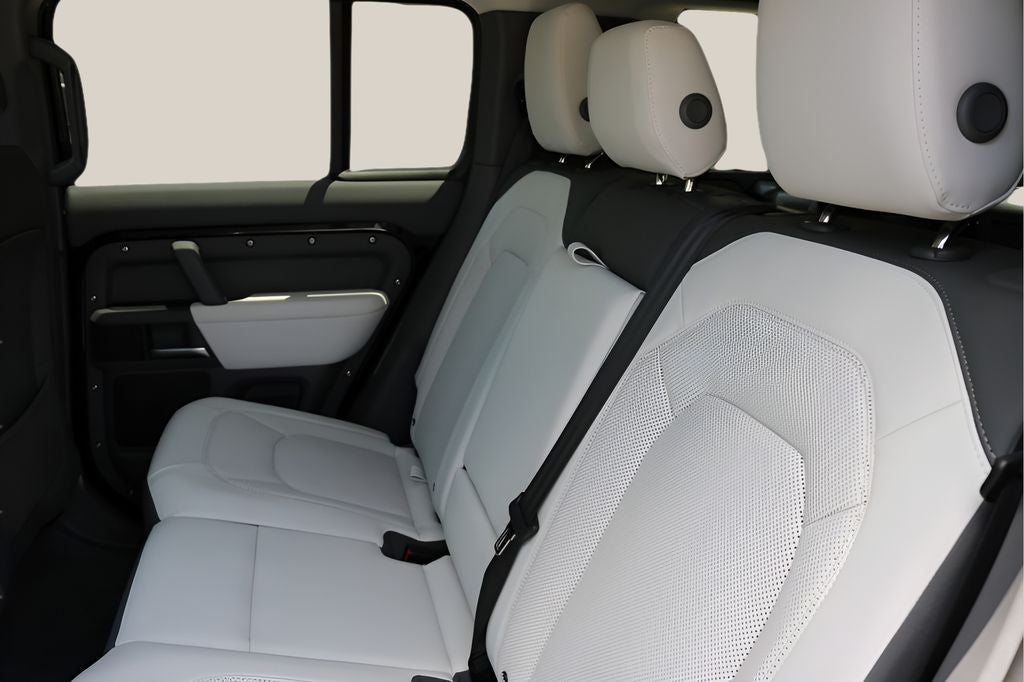 2025 Land Rover Defender 110 X-Dynamic SE