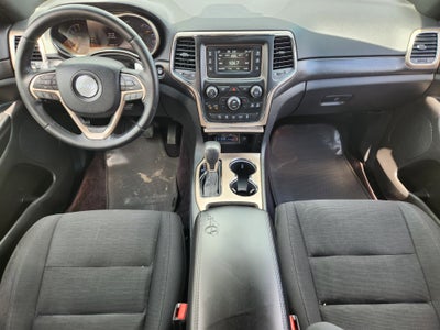2017 Jeep Grand Cherokee Laredo 4x2