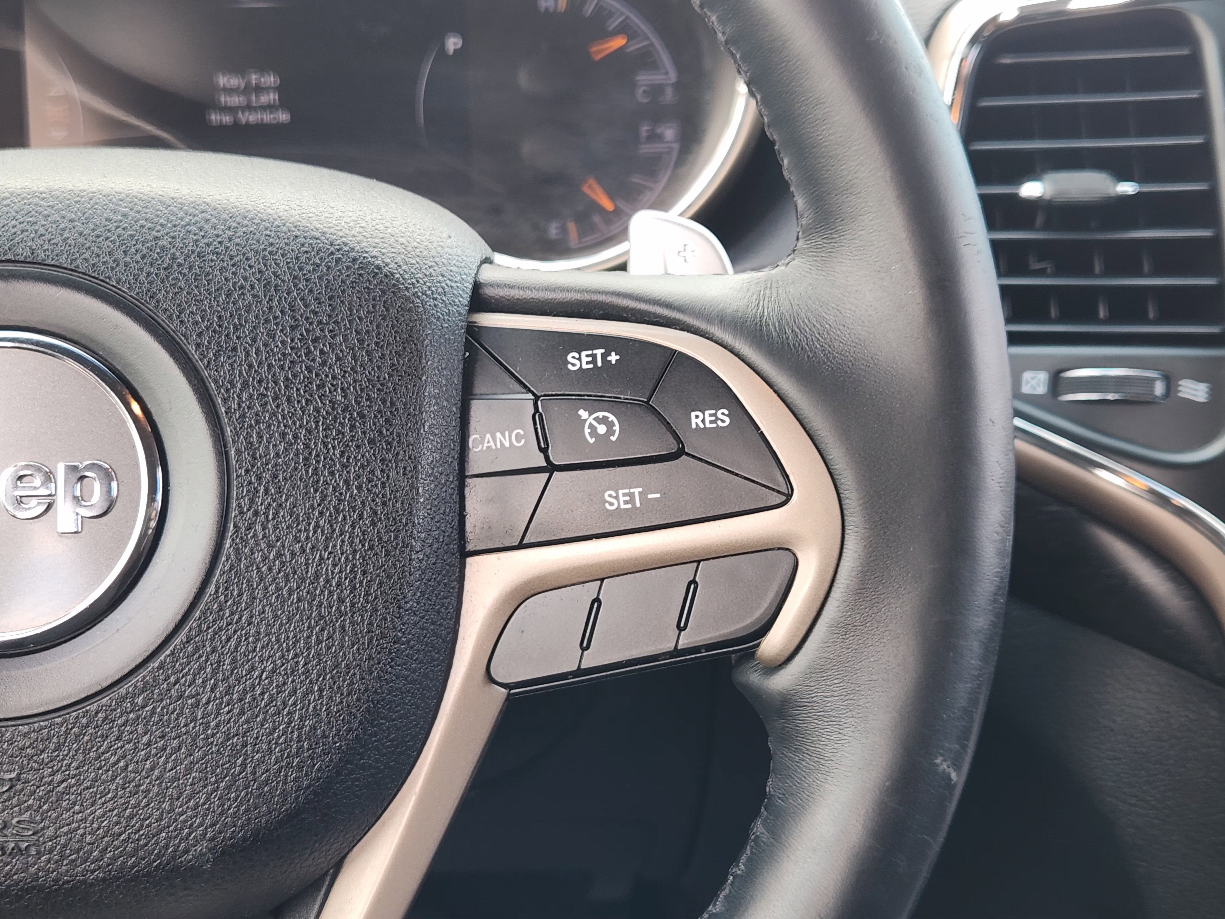 2017 Jeep Grand Cherokee Laredo 4x2