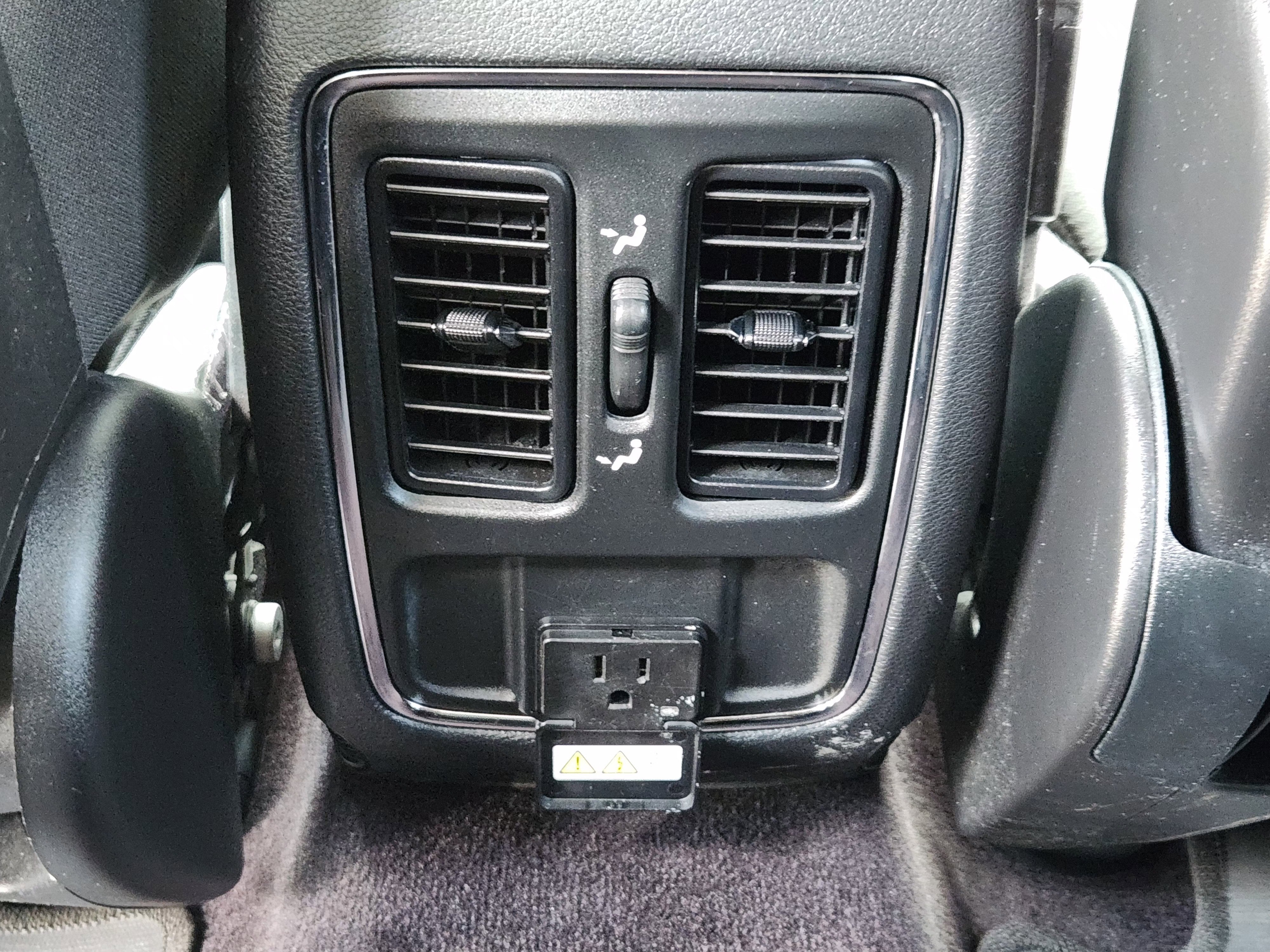 2017 Jeep Grand Cherokee Laredo 4x2