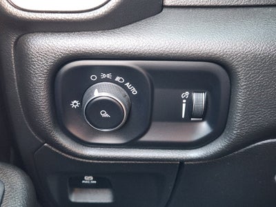 2023 RAM 1500 Tradesman Crew Cab 4x2 5'7" Box