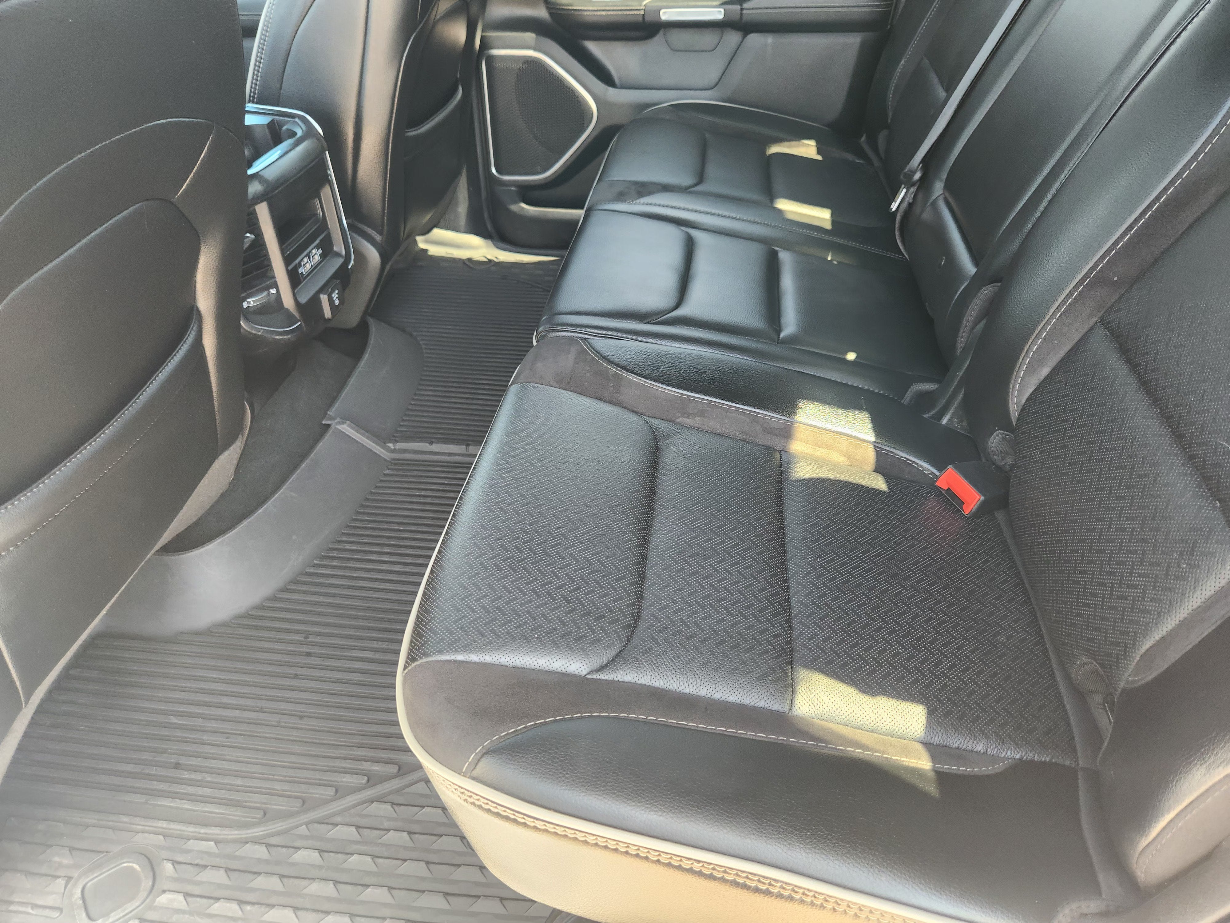 2023 RAM 1500 Laramie Crew Cab 4x4 5'7" Box
