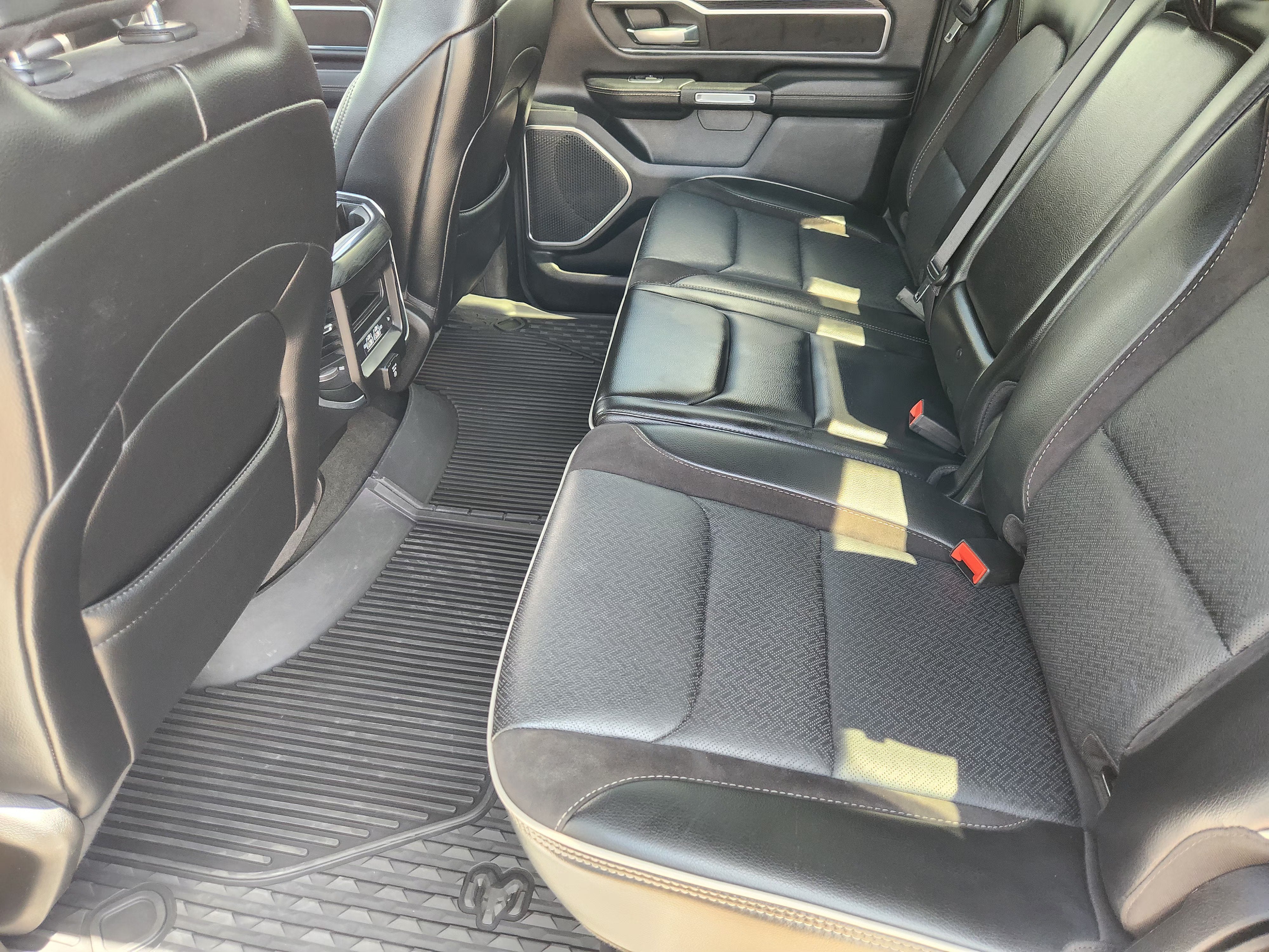 2024 RAM 1500 Laramie Crew Cab 4x4 5'7" Box