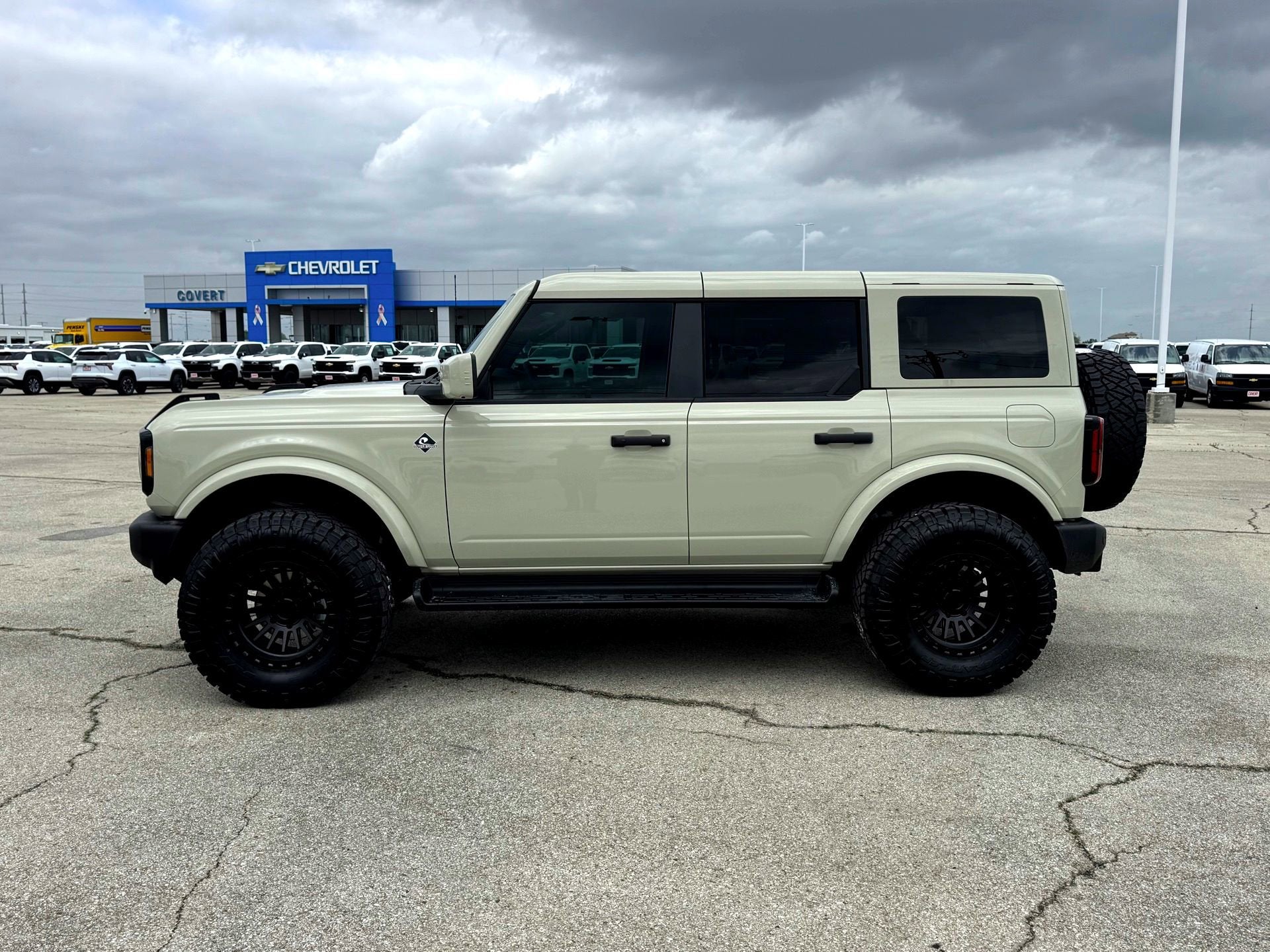 2026 Ford Bronco Outer Banks