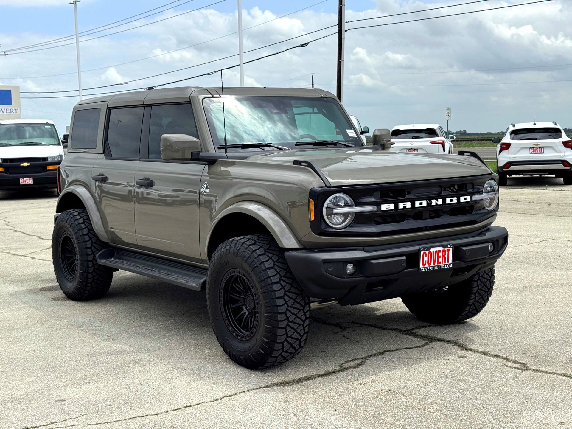 2026 Ford Bronco Outer Banks