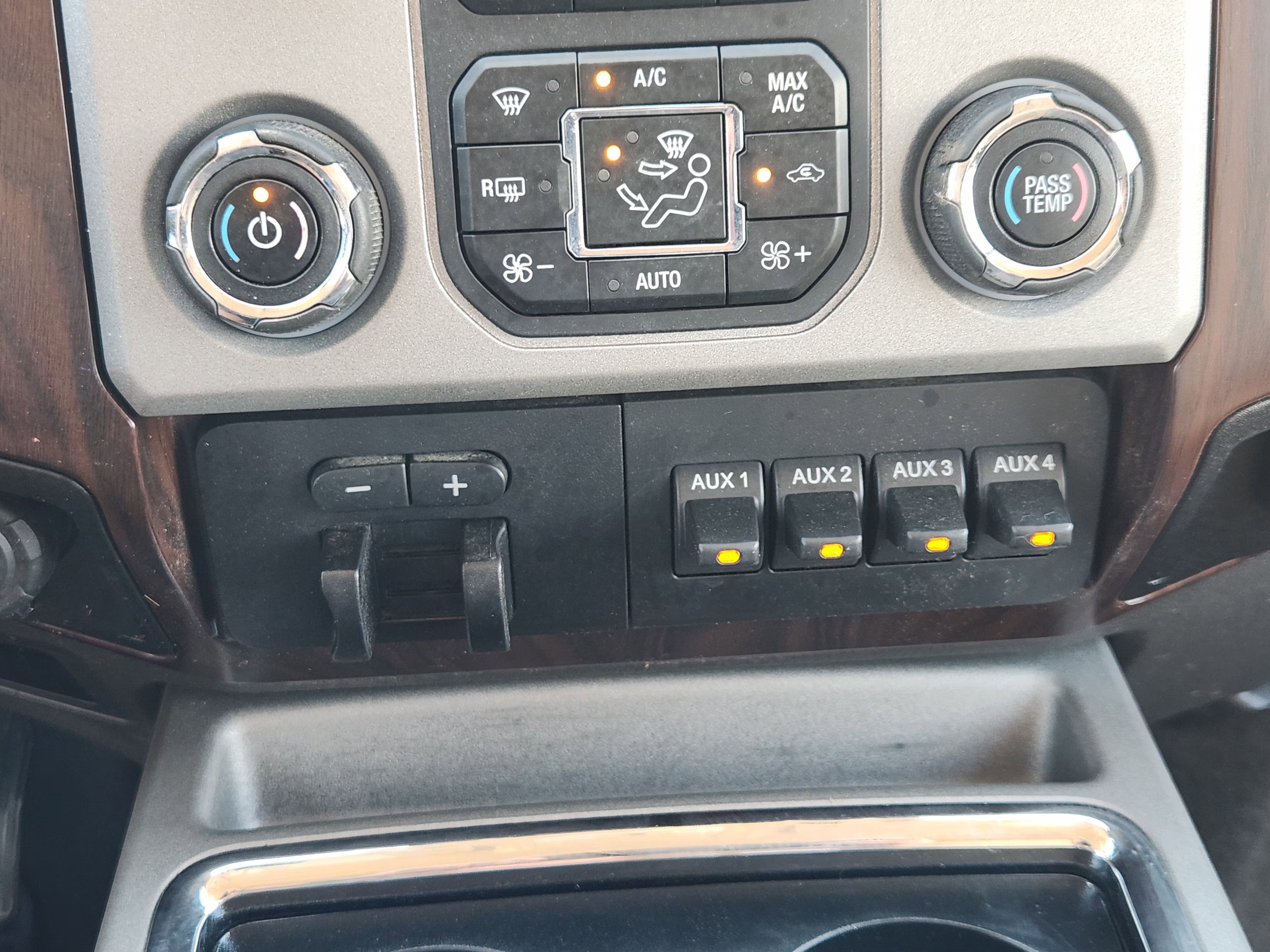 2016 Ford Super Duty F-250 SRW Lariat