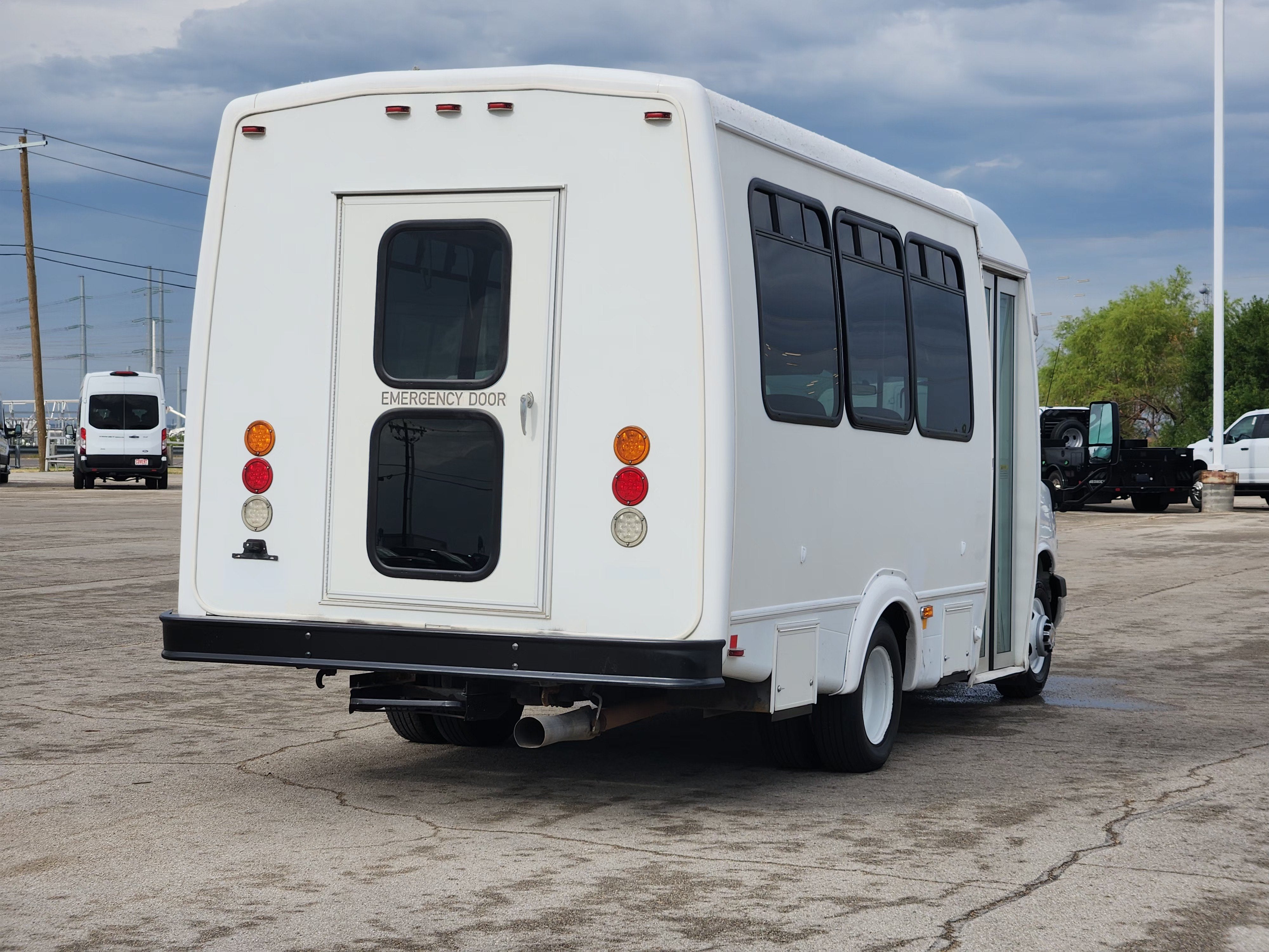 2016 Chevrolet Express Cutaway 3500 Diesel