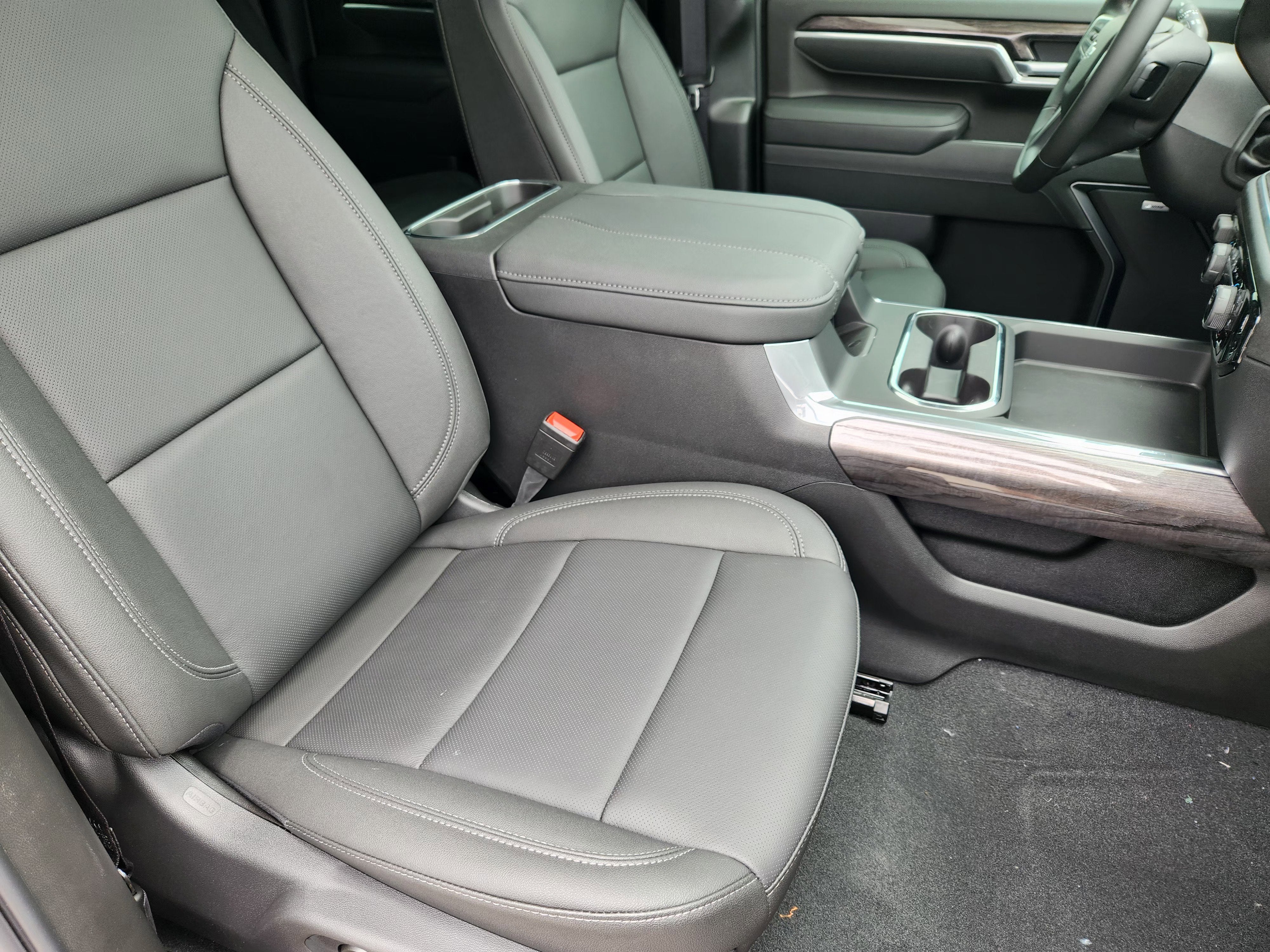 2026 Chevrolet Silverado 2500 HD LTZ - Photo 14