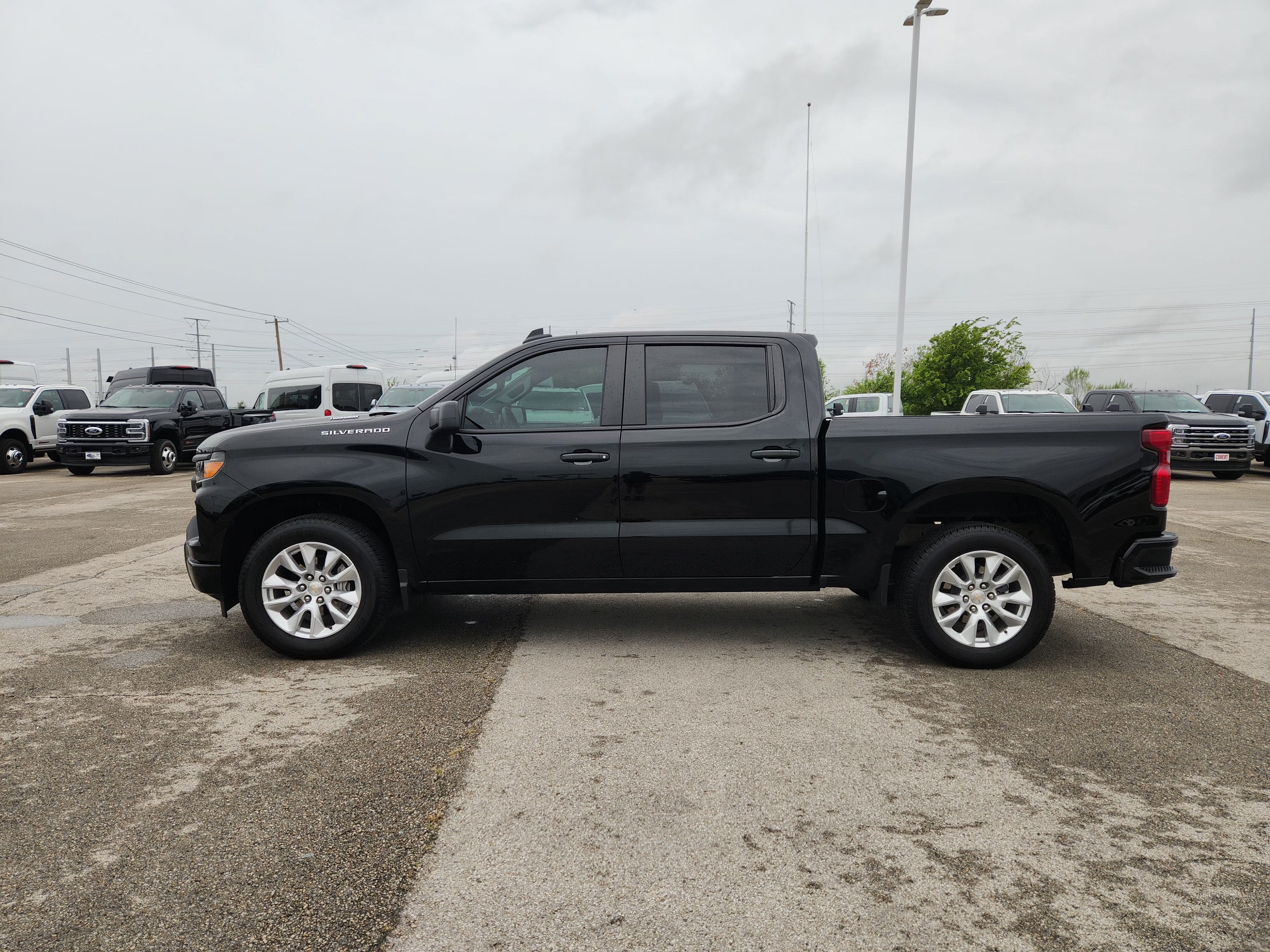 2025 Chevrolet Silverado 1500 Custom