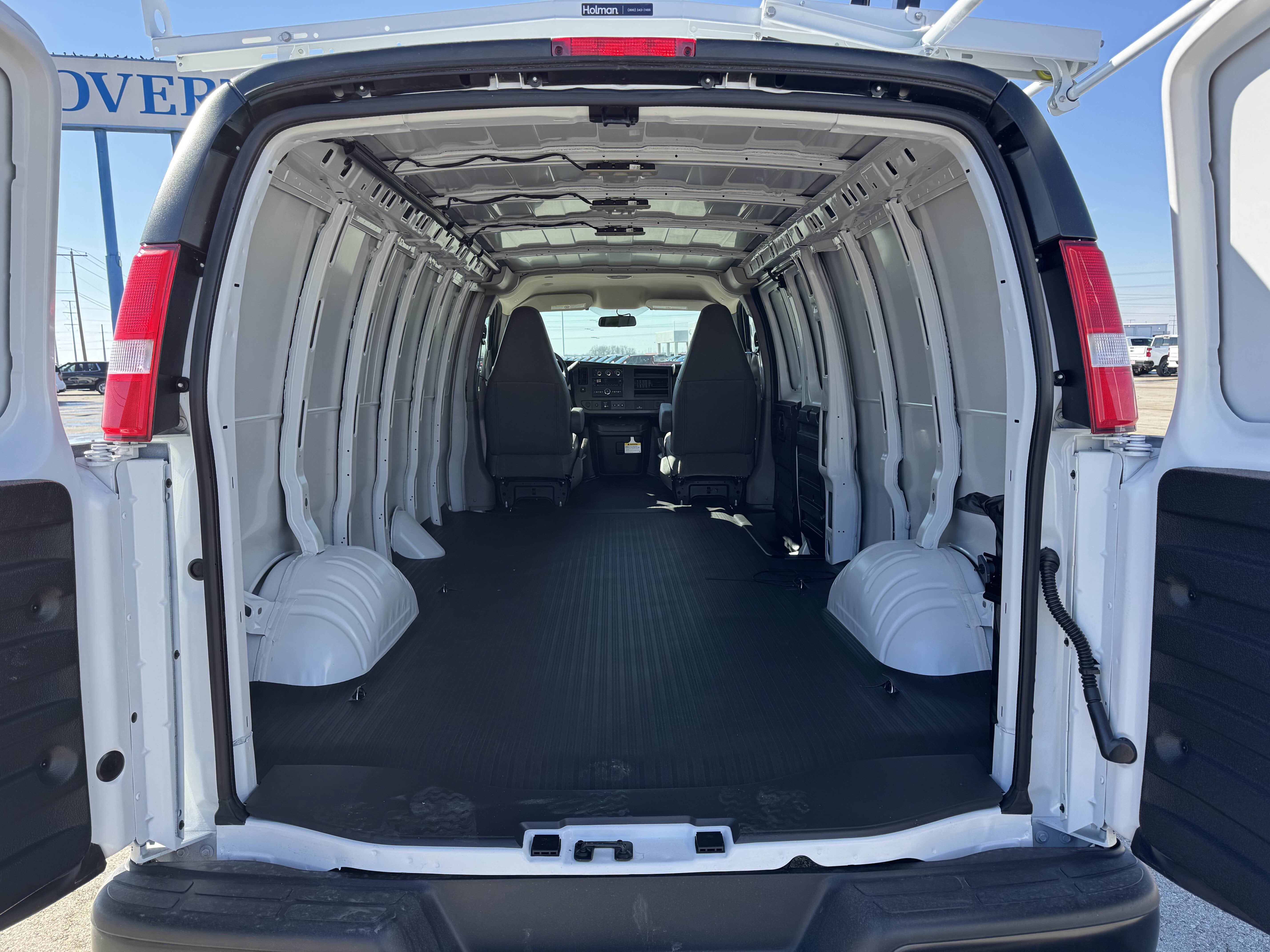 2026 Chevrolet Express Cargo 1WT