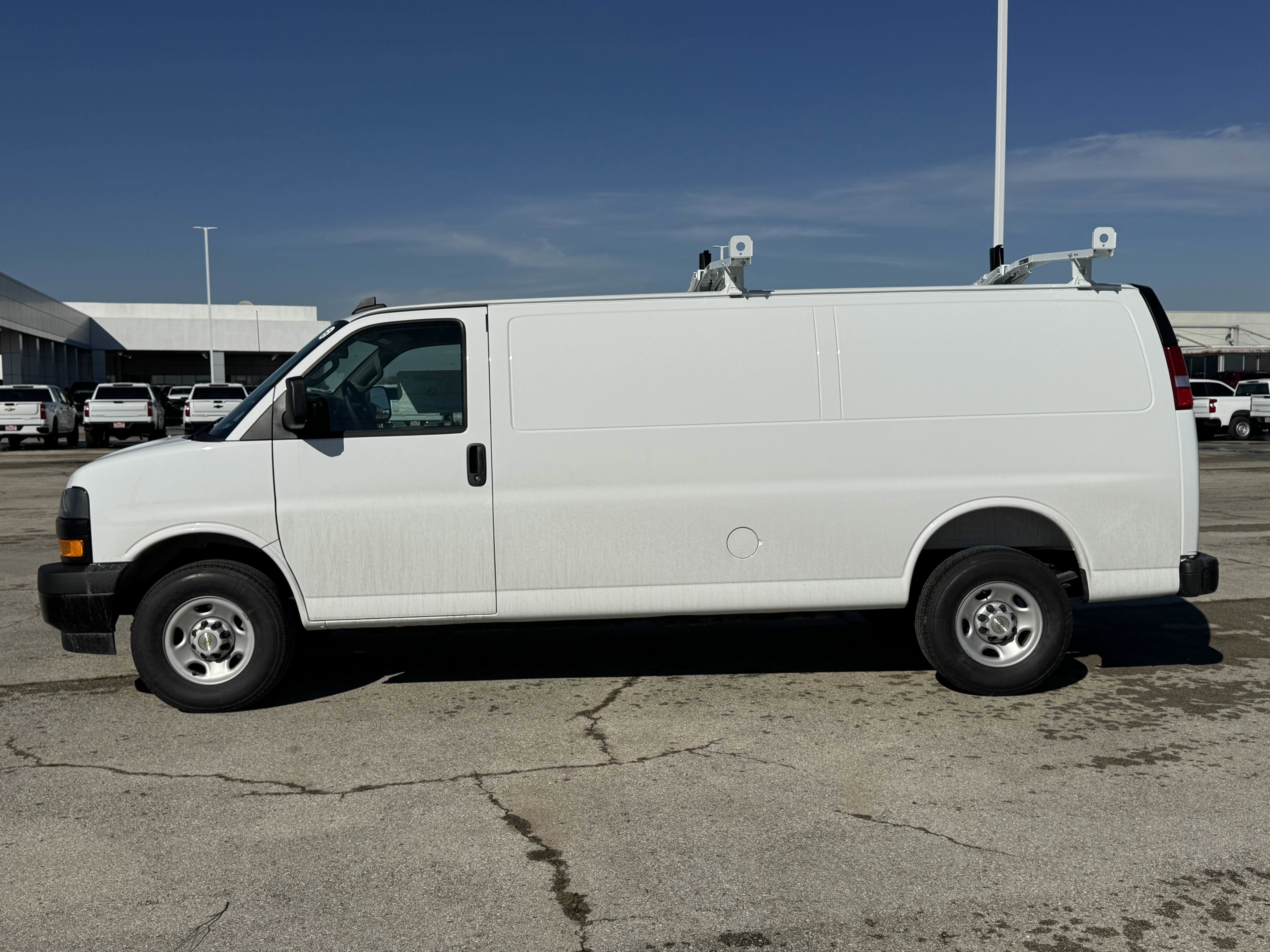 2026 Chevrolet Express Cargo 1WT